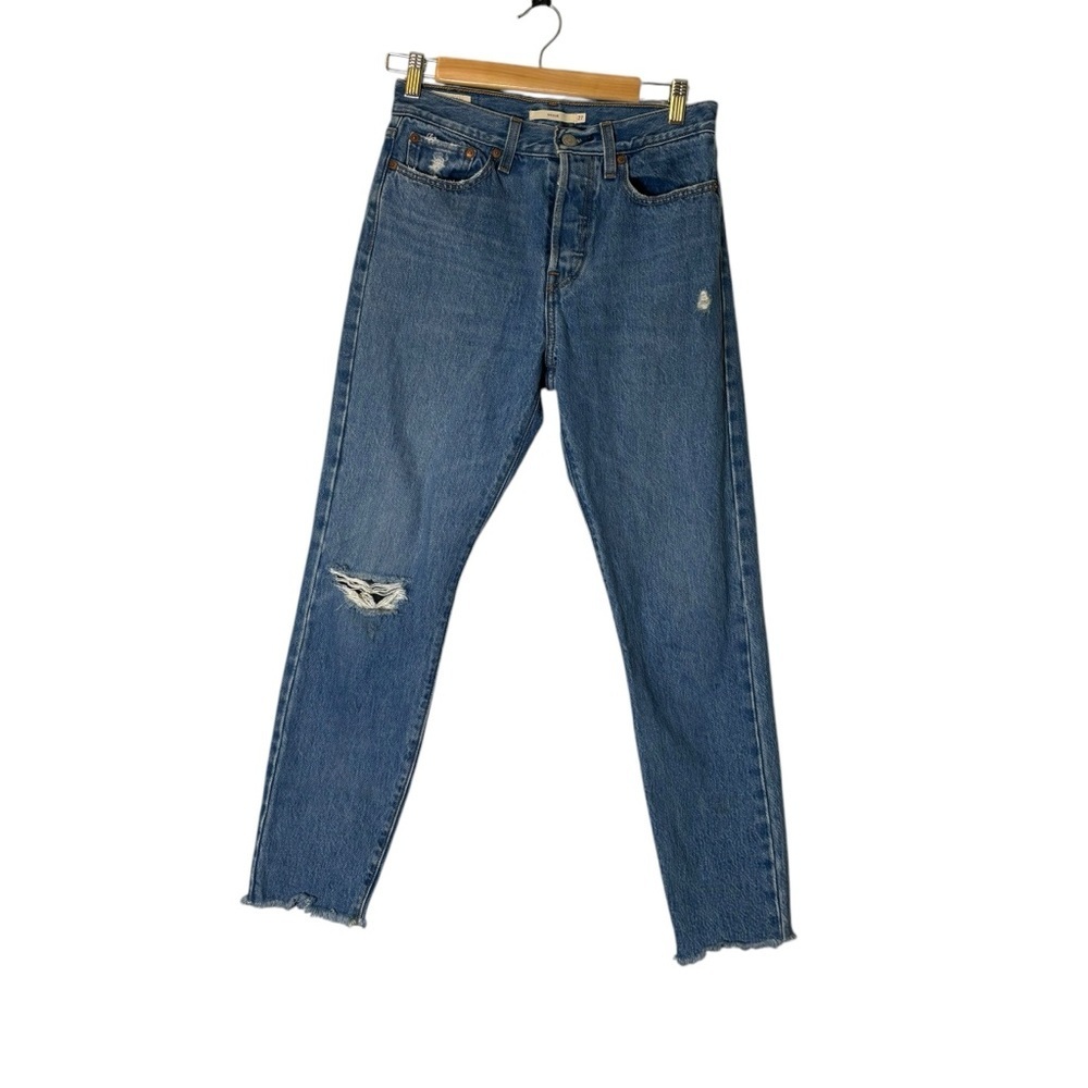 Levi’s Women’s Premium Distressed Denim Wedgie Jeans- Size 27